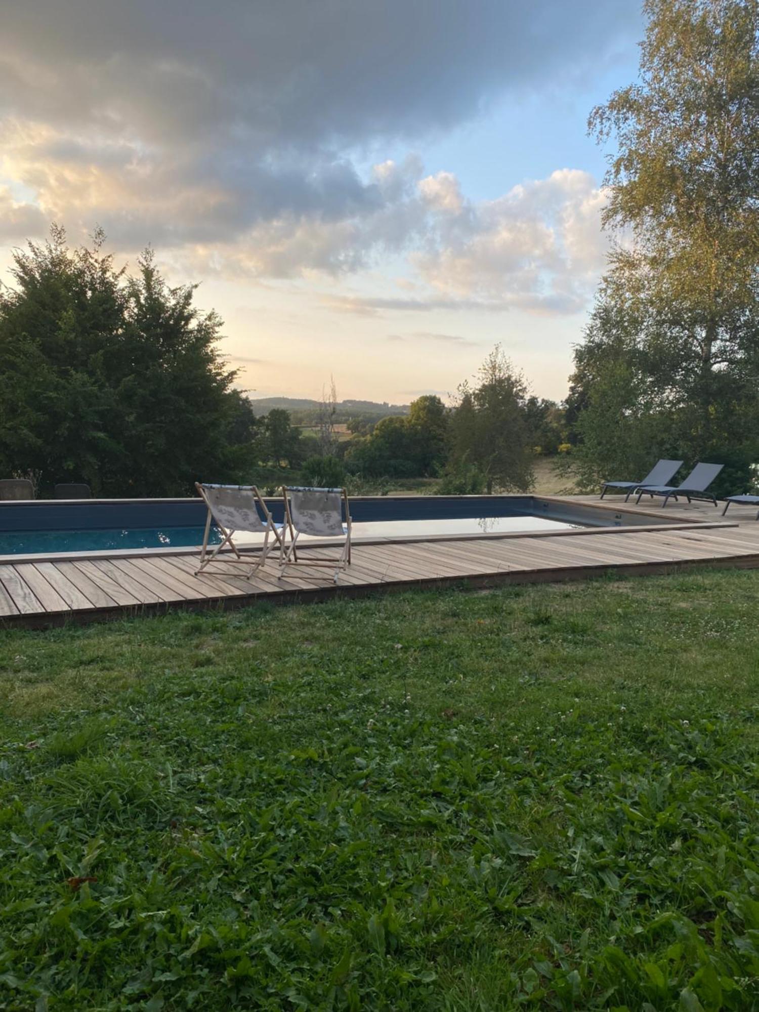 Une Pause En Correze Sarroux 외부 사진